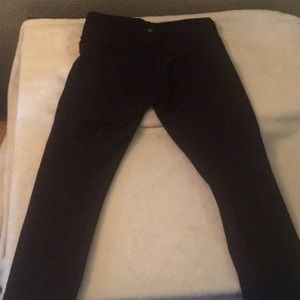 Lululemon wunder under crops in black